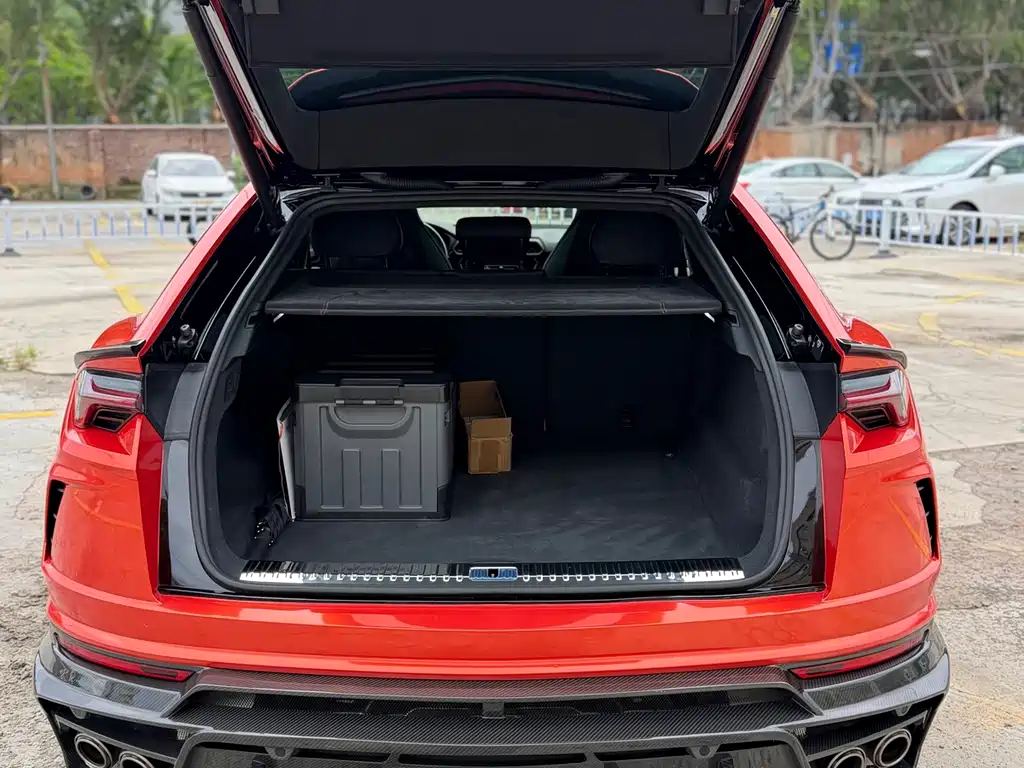 Lamborghini Urus — миниатюра 18