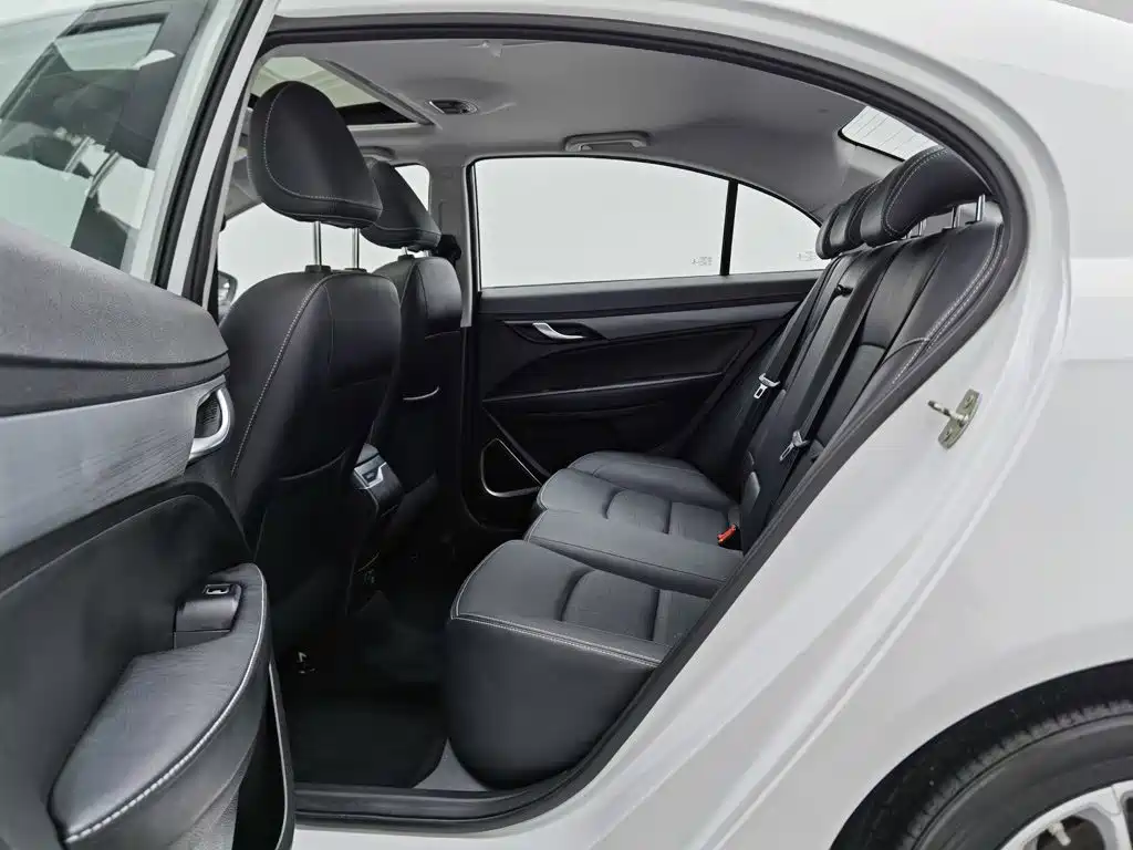 Geely Emgrand — миниатюра 15