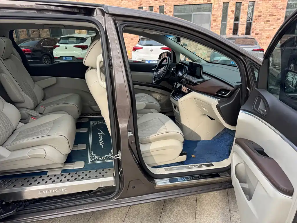Buick GL8 — миниатюра 15