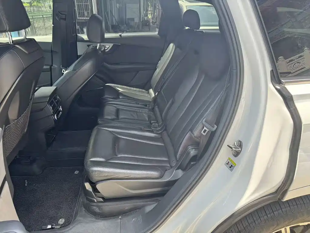 Audi Q7 — миниатюра 4