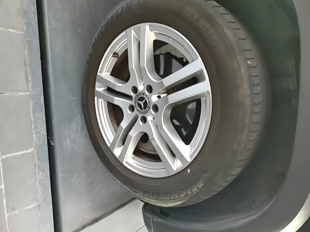 Mercedes-Benz GLB — миниатюра 12