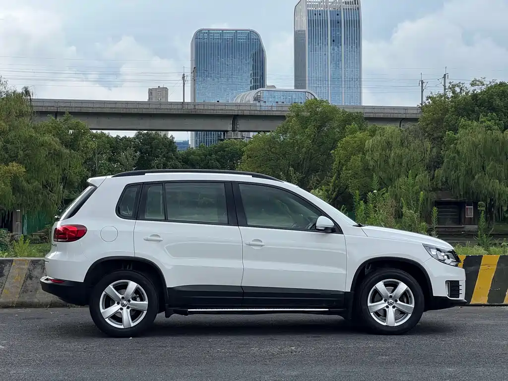 Volkswagen Tiguan — миниатюра 8