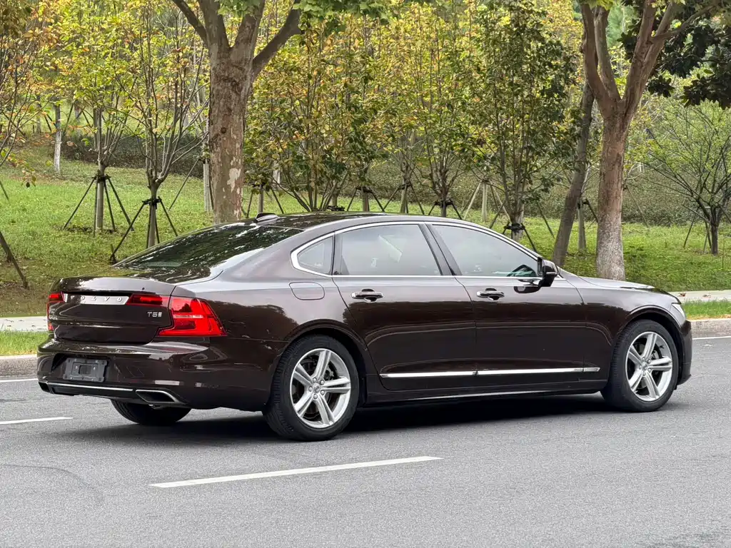 Volvo S90 — миниатюра 4