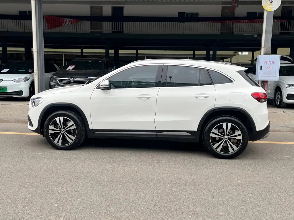 Mercedes-Benz GLA — миниатюра 7