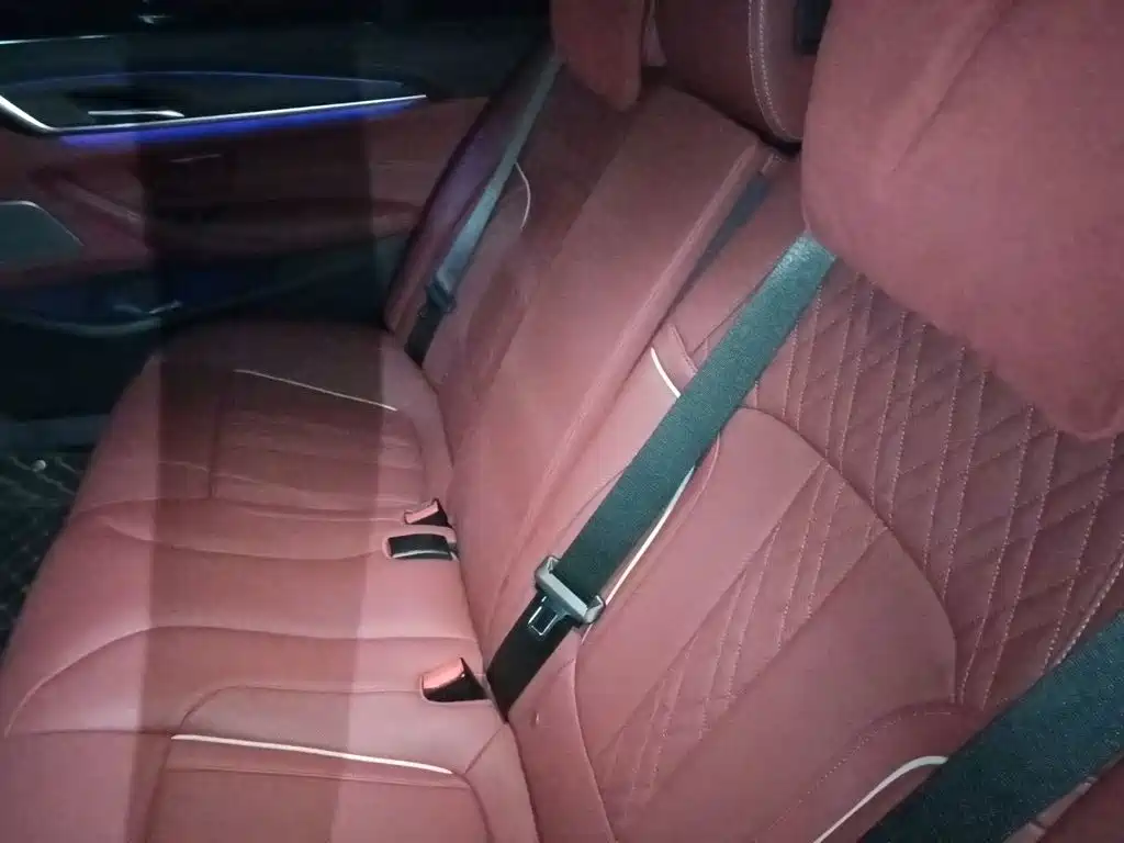BMW 5 Series — миниатюра 18
