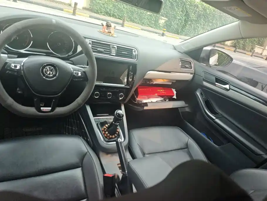 Volkswagen Sagitar — миниатюра 12