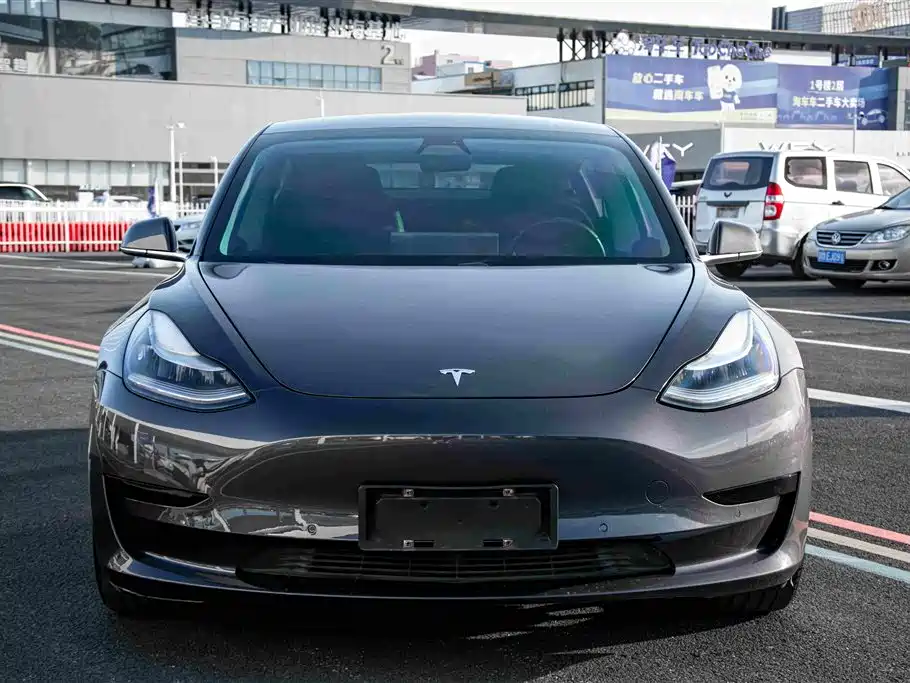 Tesla Model 3 — миниатюра 2