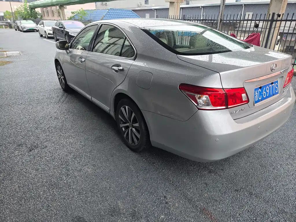 Lexus ES — миниатюра 5