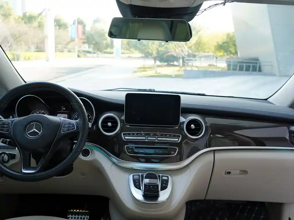 Mercedes-Benz V-Class V 2017 V 260 L Luxury Long Wheelbase