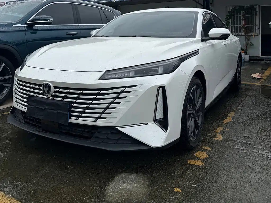 Changan UNI-V — миниатюра 3