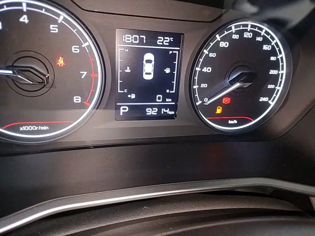 Geely Binyue — миниатюра 17
