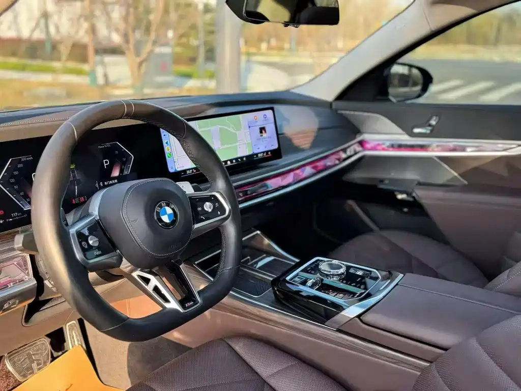 BMW 7 Series — миниатюра 4