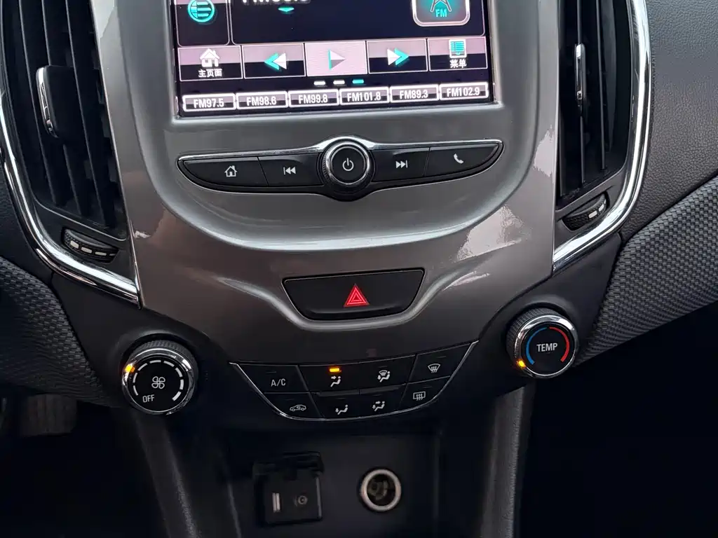 Chevrolet Cruze 1.5L Auto Pioneer Sunroof Edition, фото 14