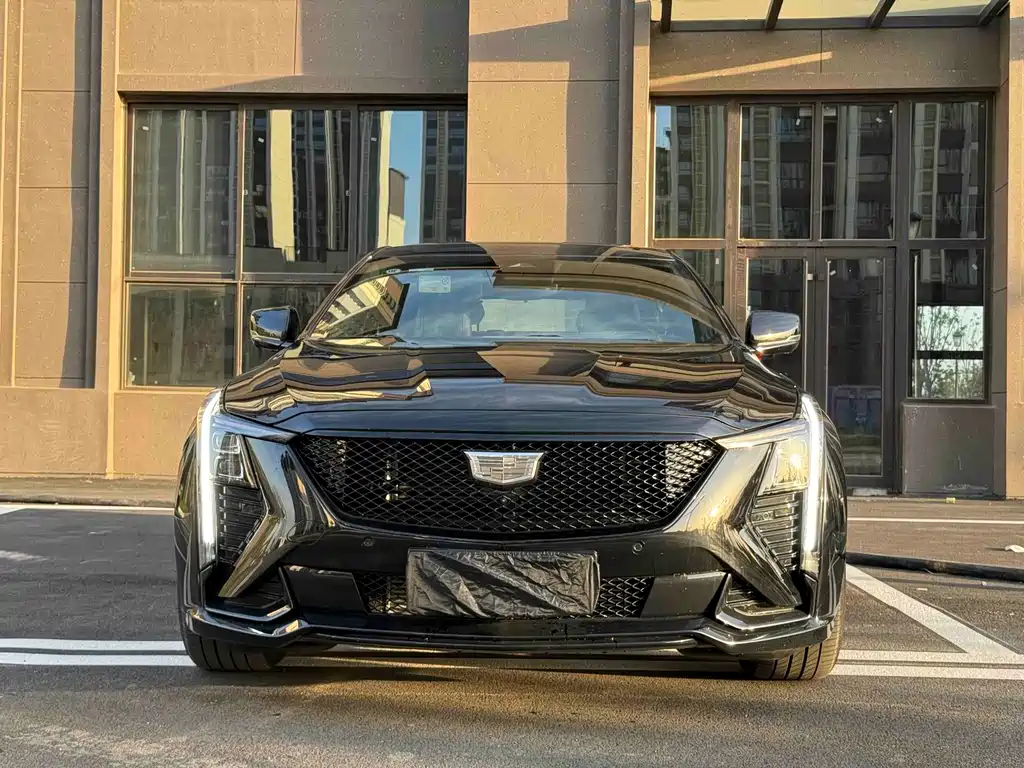 Cadillac CT5 — миниатюра 2