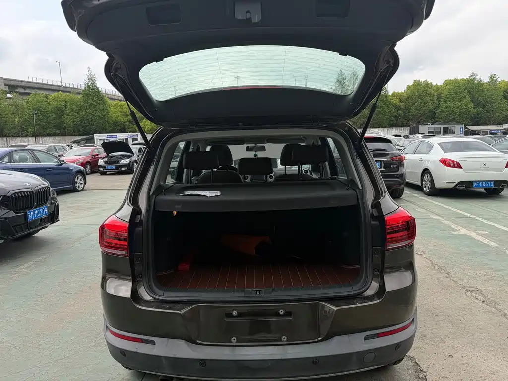 Volkswagen Tiguan — миниатюра 12