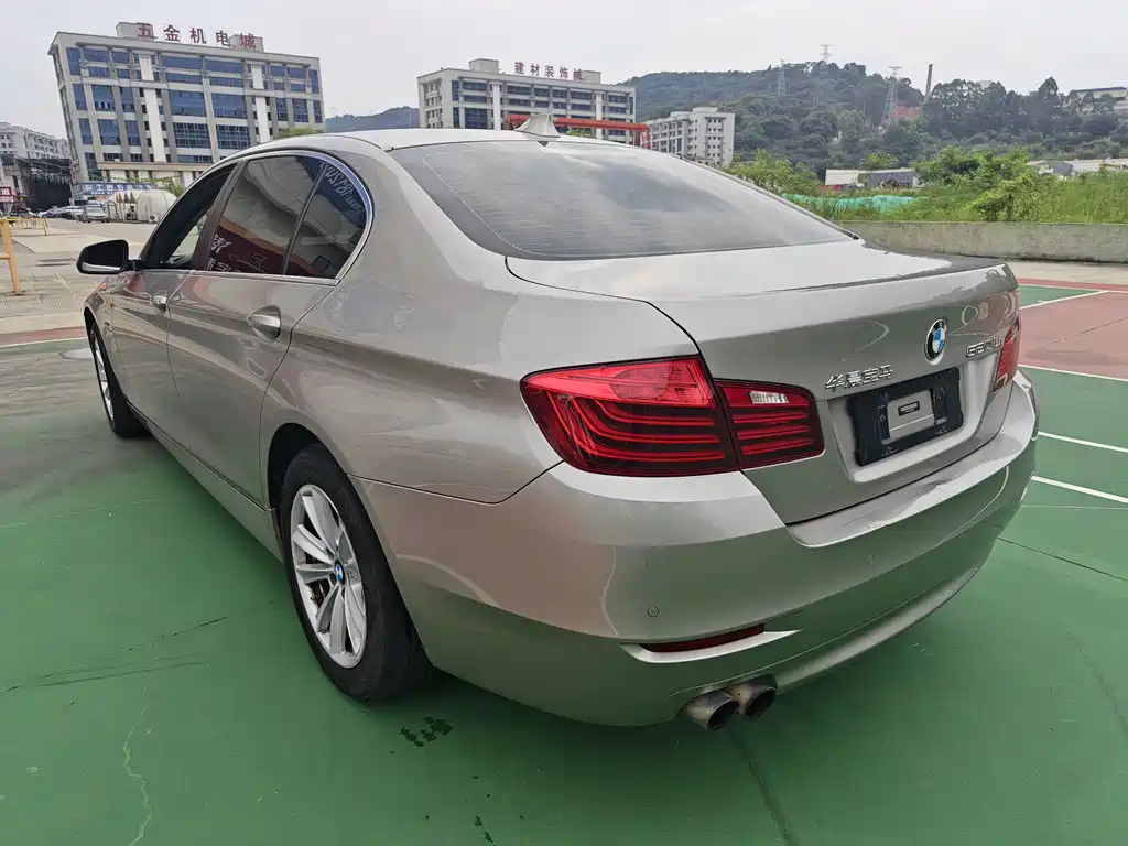 BMW 5 Series — миниатюра 5
