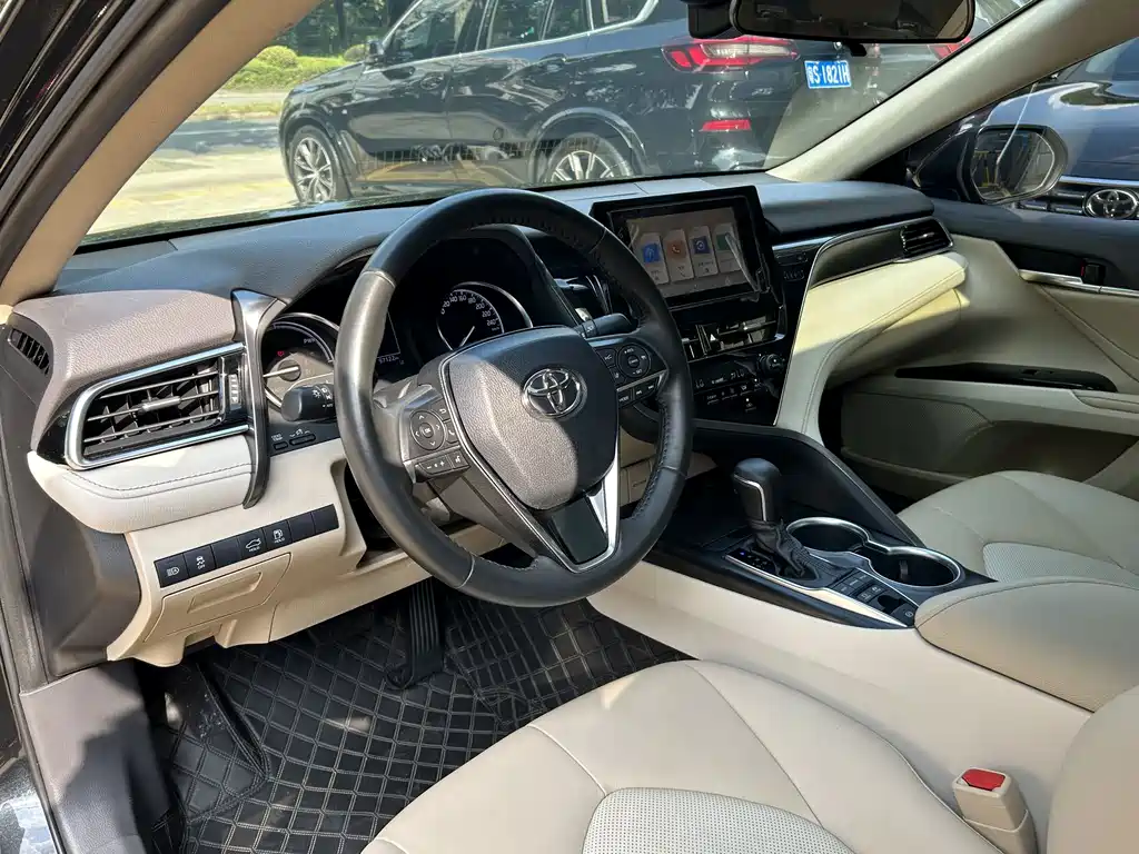 Toyota Camry — миниатюра 8