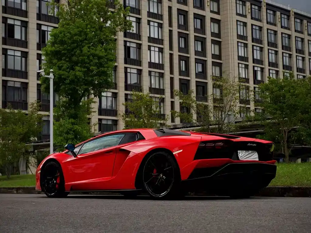 Lamborghini Aventador — миниатюра 6