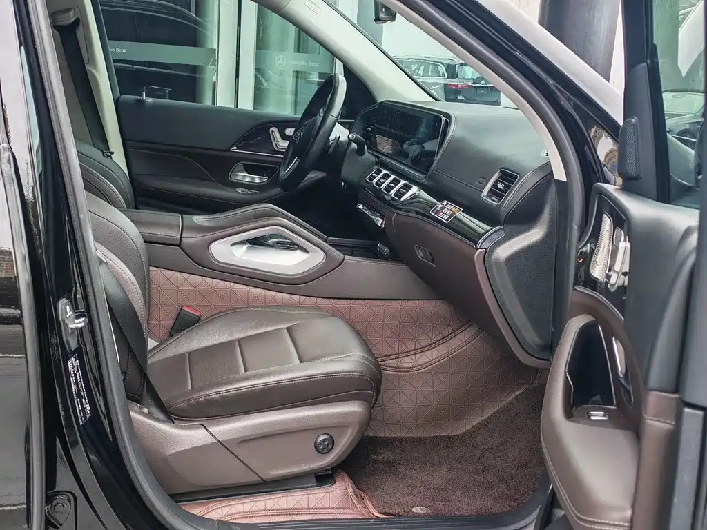 Mercedes-Benz GLE (Import) — миниатюра 11