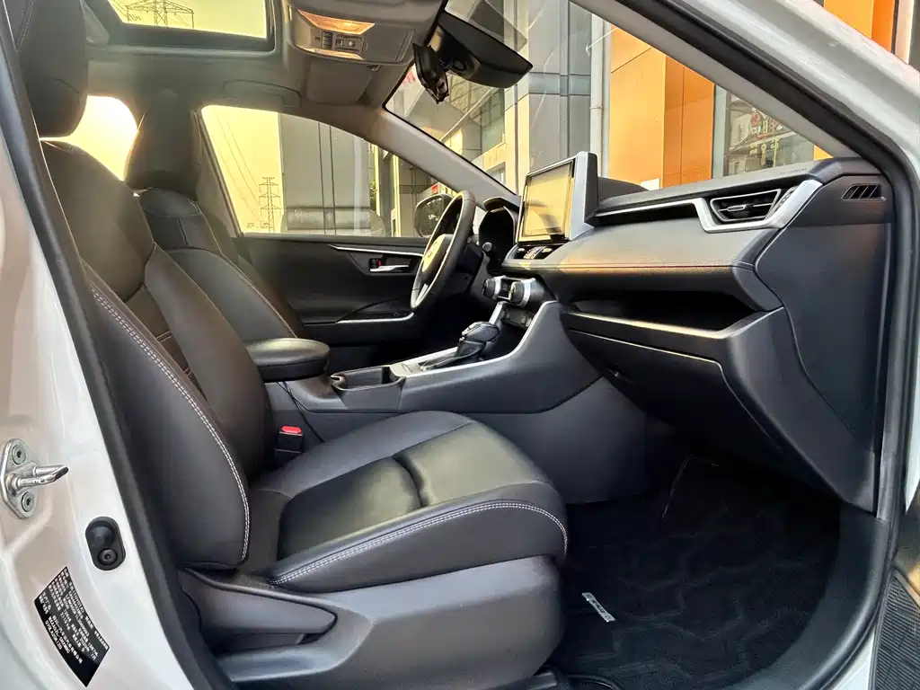 TOYOTA RAV4 RONGFANG