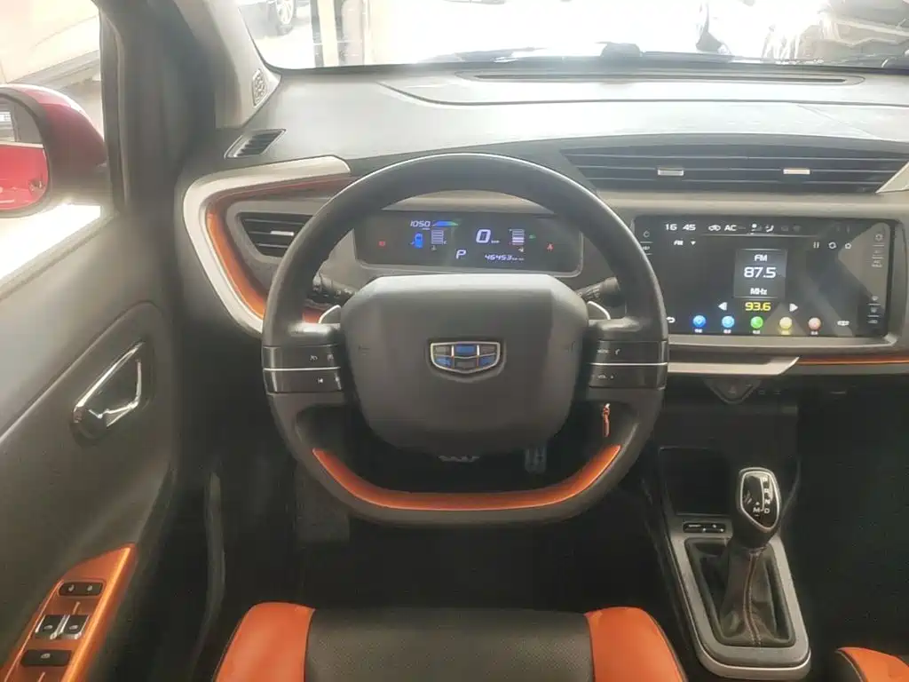 Geely Vision X1 — миниатюра 7
