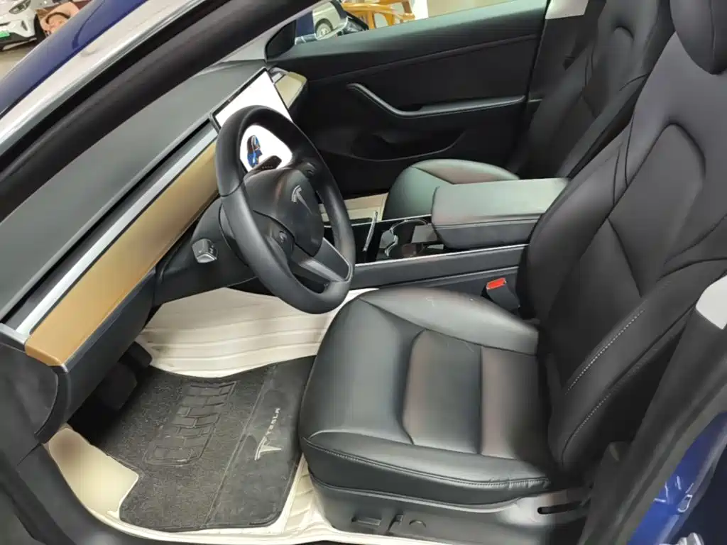 Tesla Model 3 — миниатюра 15