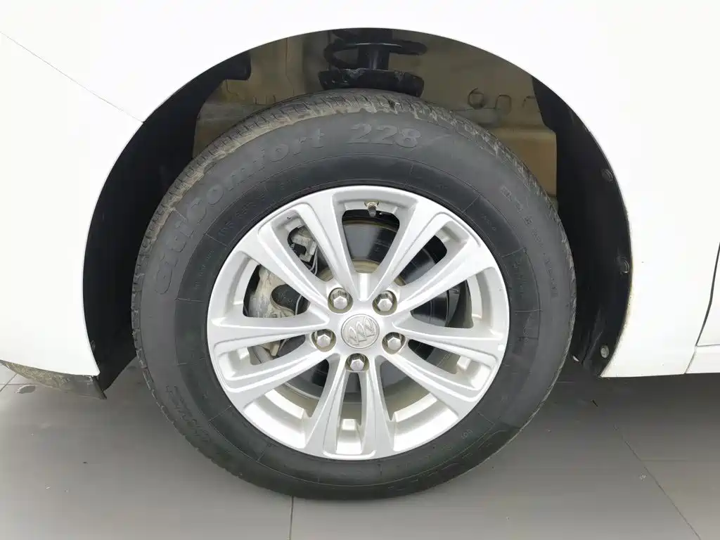 Buick Excelle — миниатюра 17
