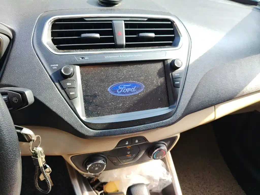 Ford Escort — миниатюра 16