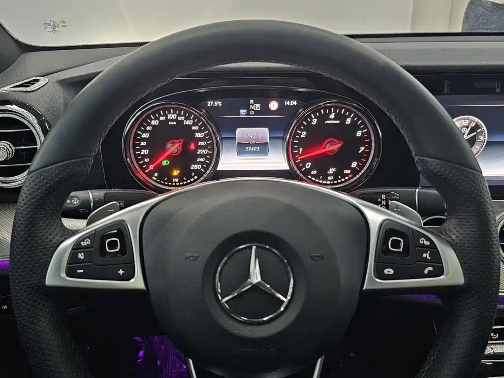 Mercedes-Benz E-Class — миниатюра 5