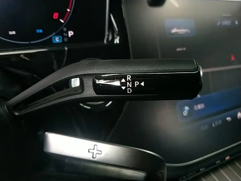 Mercedes-Benz E-Class — миниатюра 14
