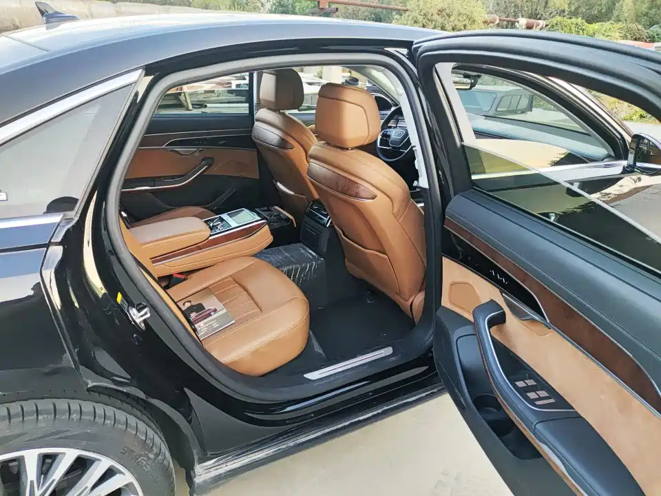 Audi A8 — миниатюра 7