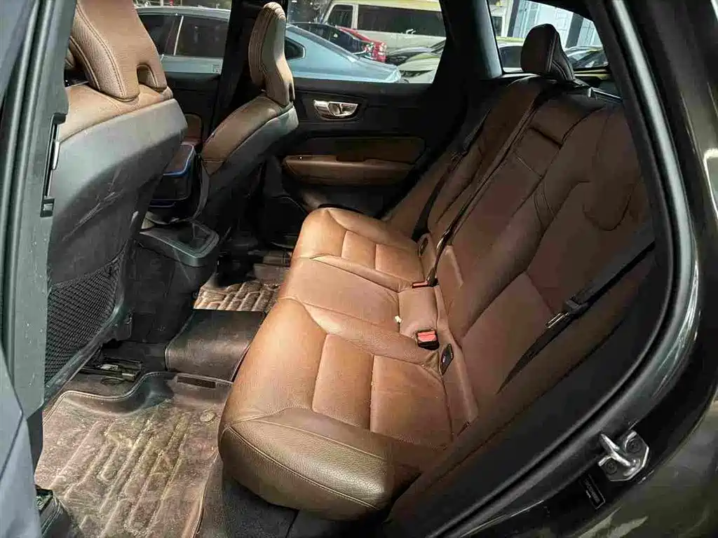 Volvo XC60 — миниатюра 6