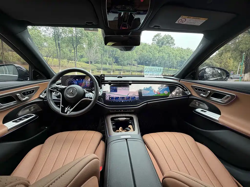 Mercedes-Benz E-Class — миниатюра 7