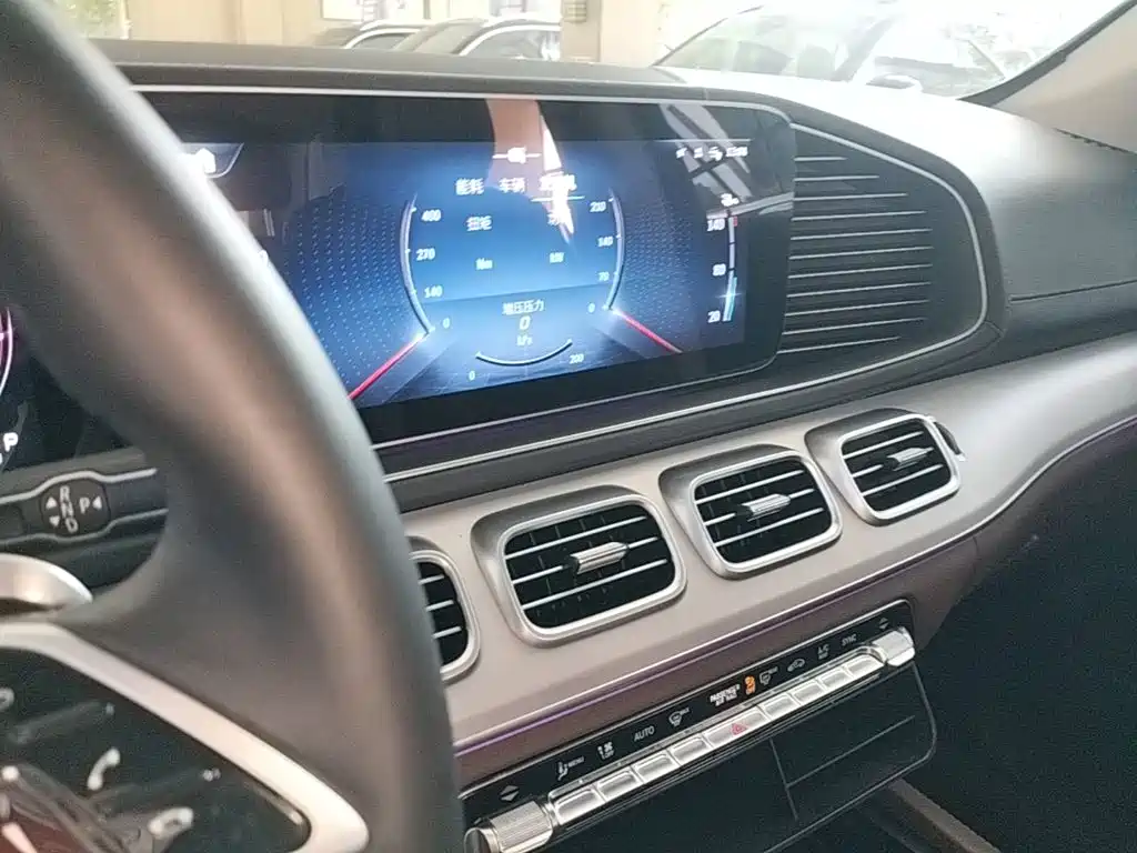 Mercedes-Benz GLE (Import) — миниатюра 13