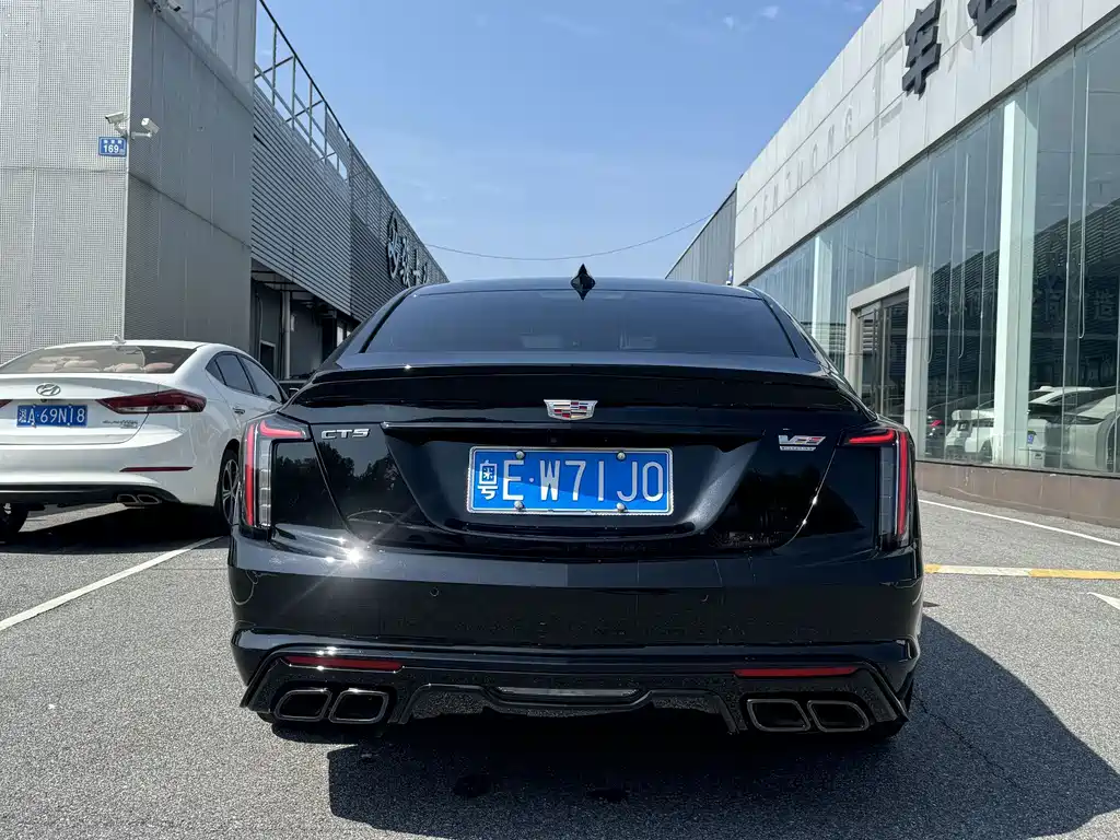 Cadillac CT5 — миниатюра 7