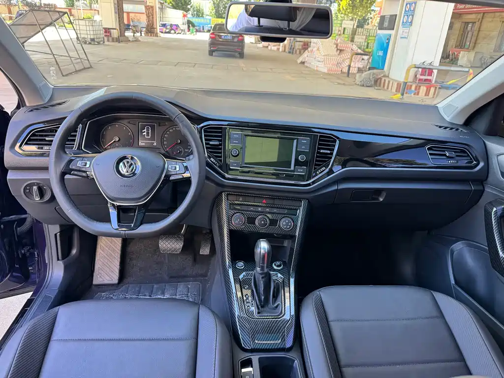 Volkswagen T-Roc — миниатюра 14