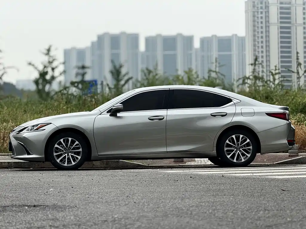 Lexus ES — миниатюра 3