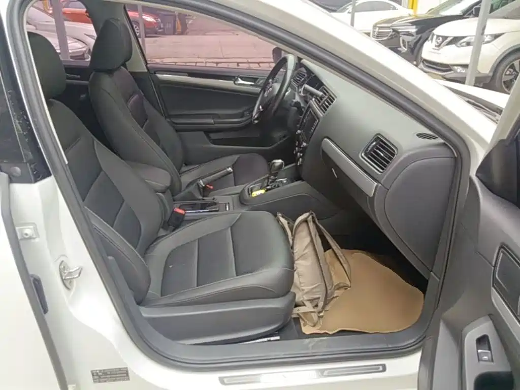 Volkswagen Sagitar — миниатюра 25