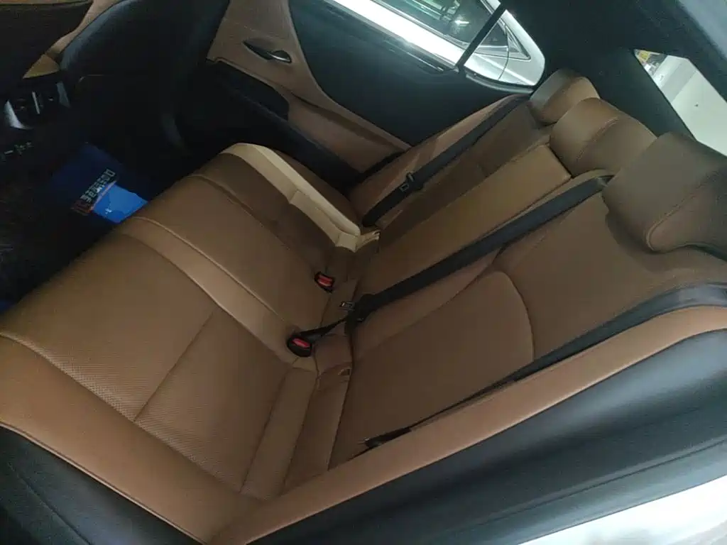 Lexus ES — миниатюра 17