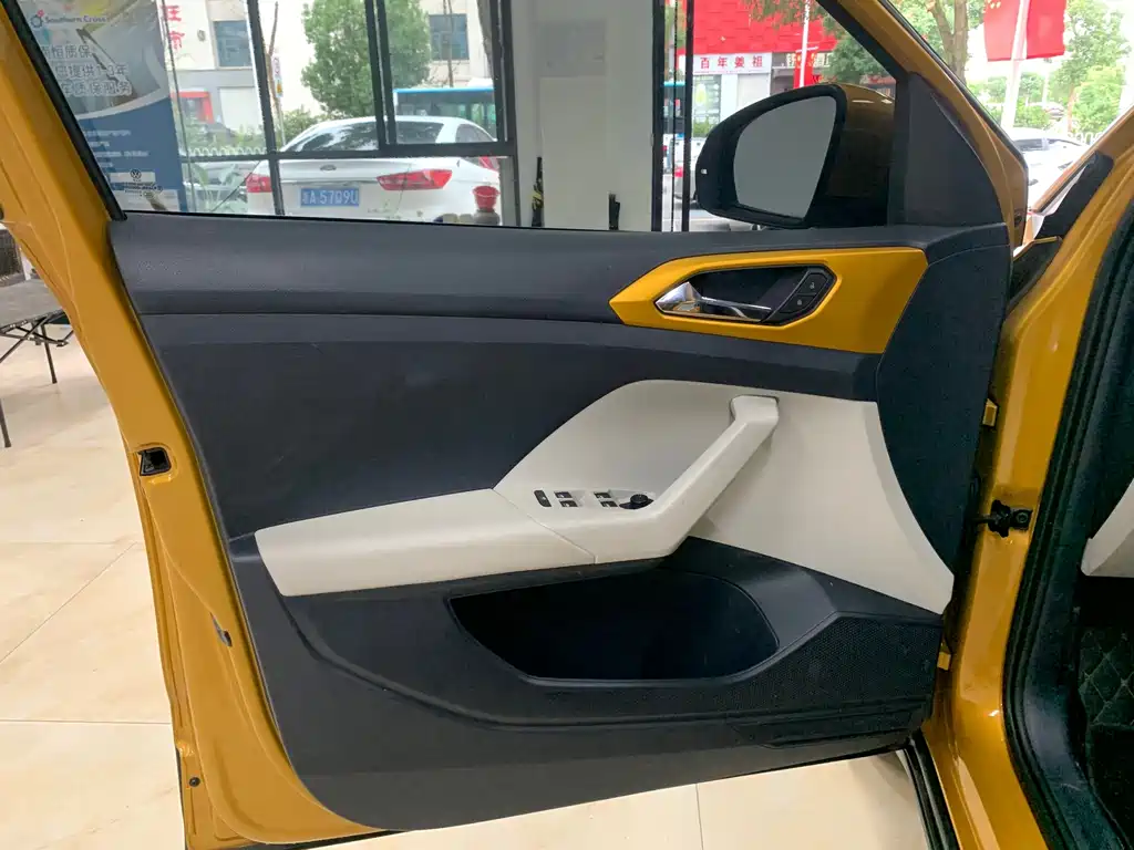 Volkswagen T-Cross — миниатюра 5