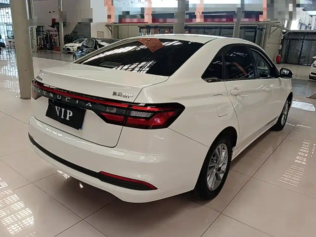 Venucia D60 — миниатюра 7