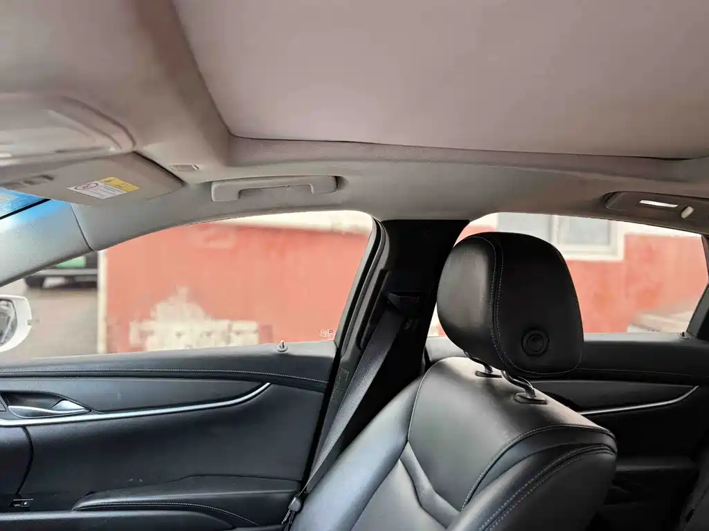 Cadillac XTS — миниатюра 7