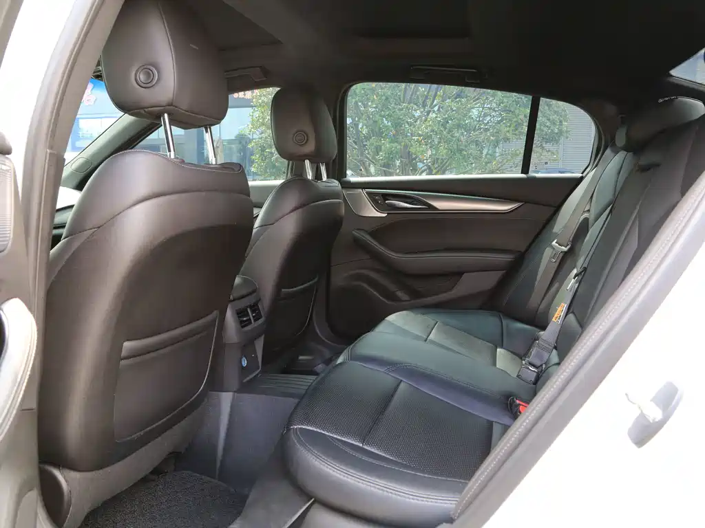 Cadillac CT5 — миниатюра 14