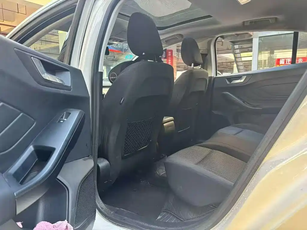 Ford Focus — миниатюра 6