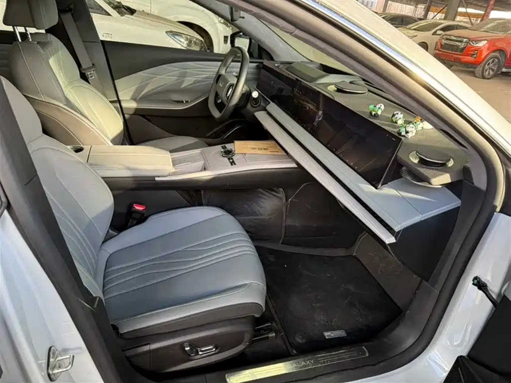 GEELY GALAXY GALAXY E8