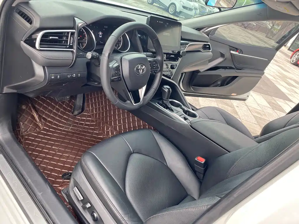 Toyota Camry — миниатюра 9