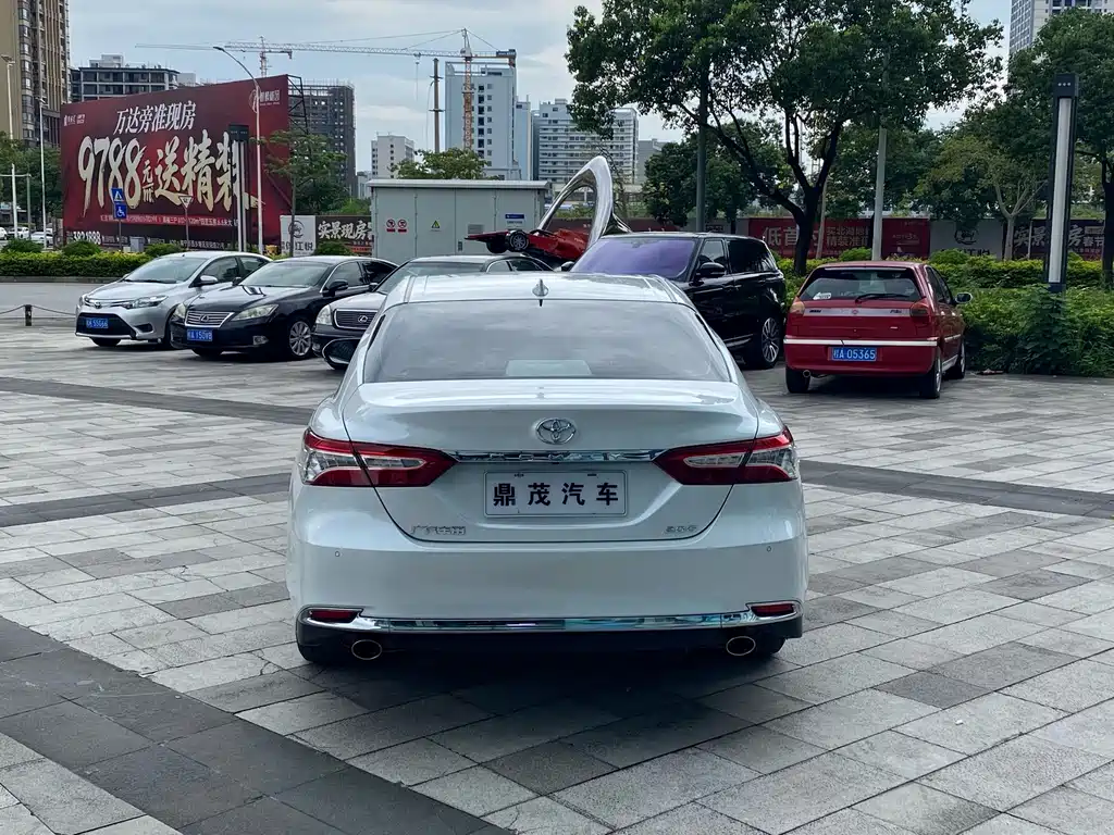 Toyota Camry — миниатюра 6
