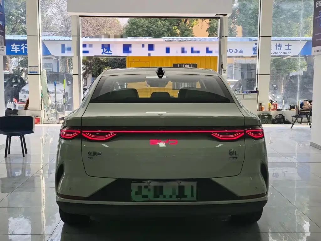 BYD Qin L — миниатюра 10