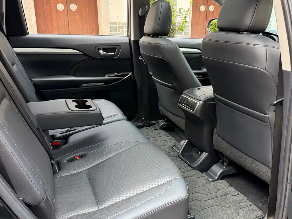 Toyota Highlander — миниатюра 13