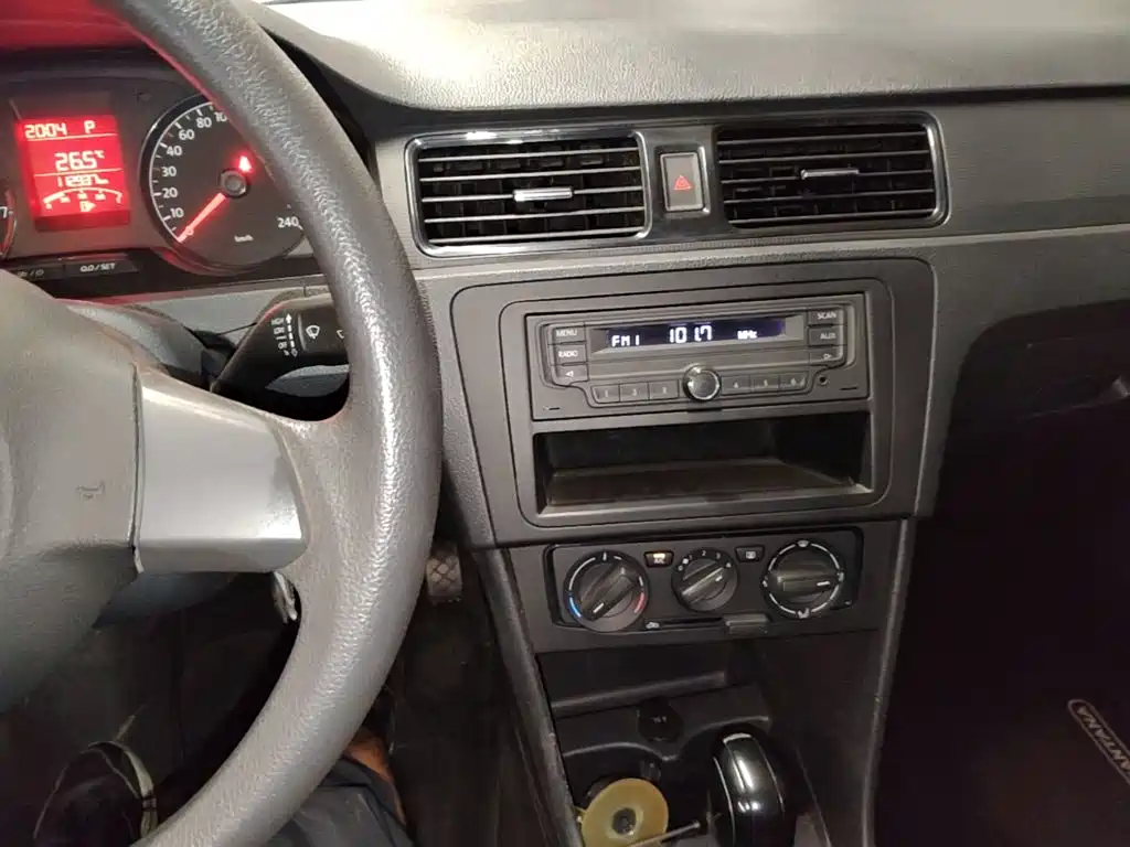 Volkswagen Santana — миниатюра 13